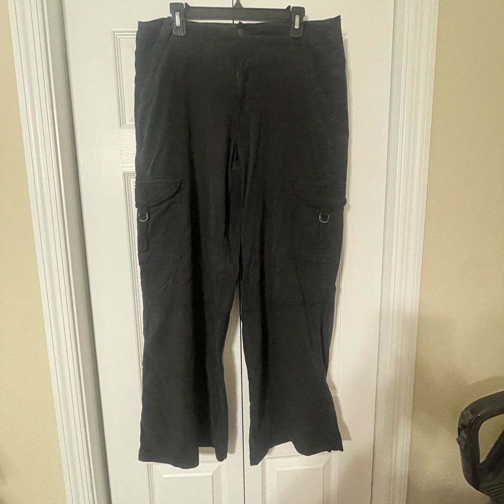 Black American eagle stretchy cargo pants